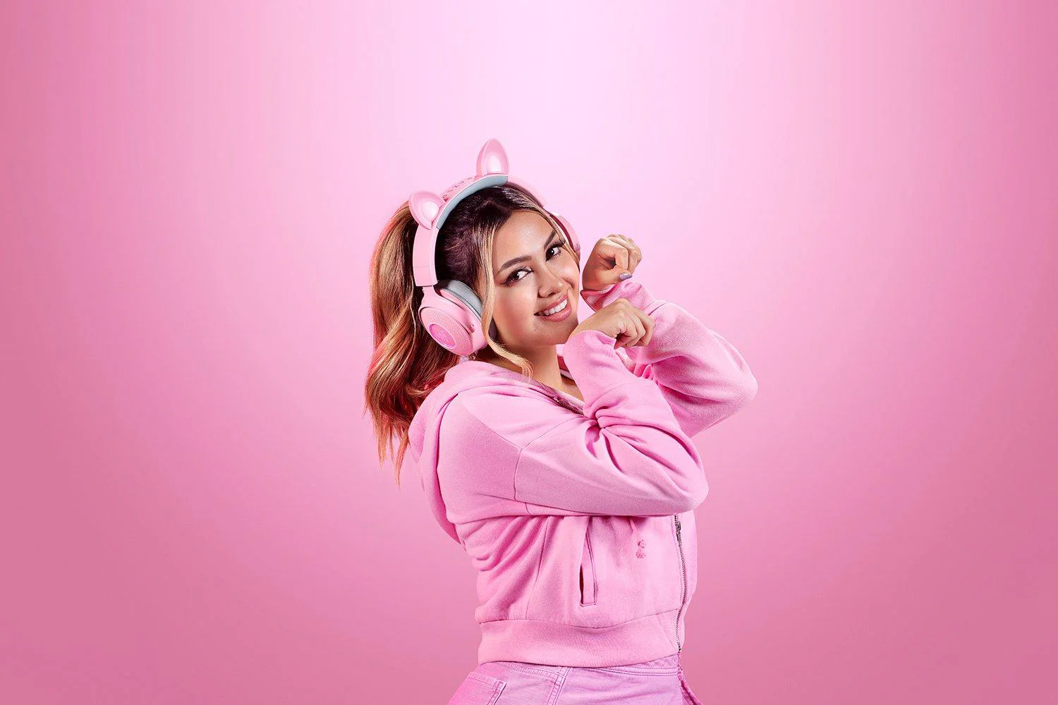 Razer – Kraken Kitty V2 Pro – Gaming Headset med Udskiftelige RGB-Ører (Lyserød)