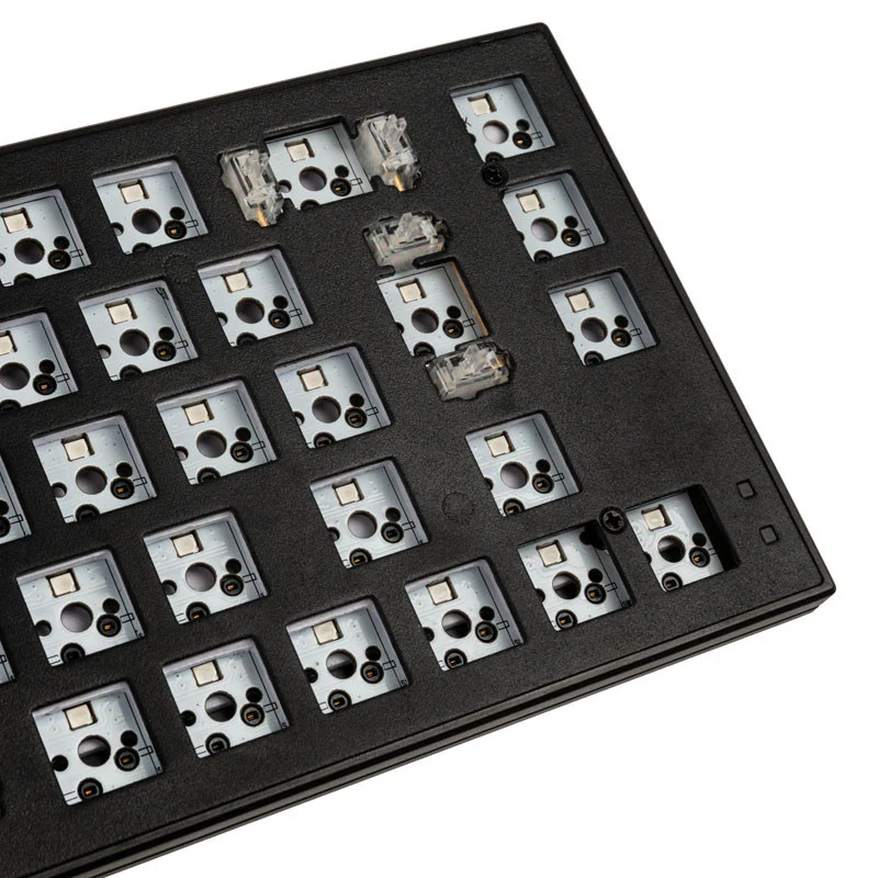 Xtrfy K5 RGB Compact (65 %) Barebone ISO. Schwarz